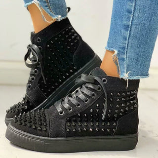 Montré X Sneakers